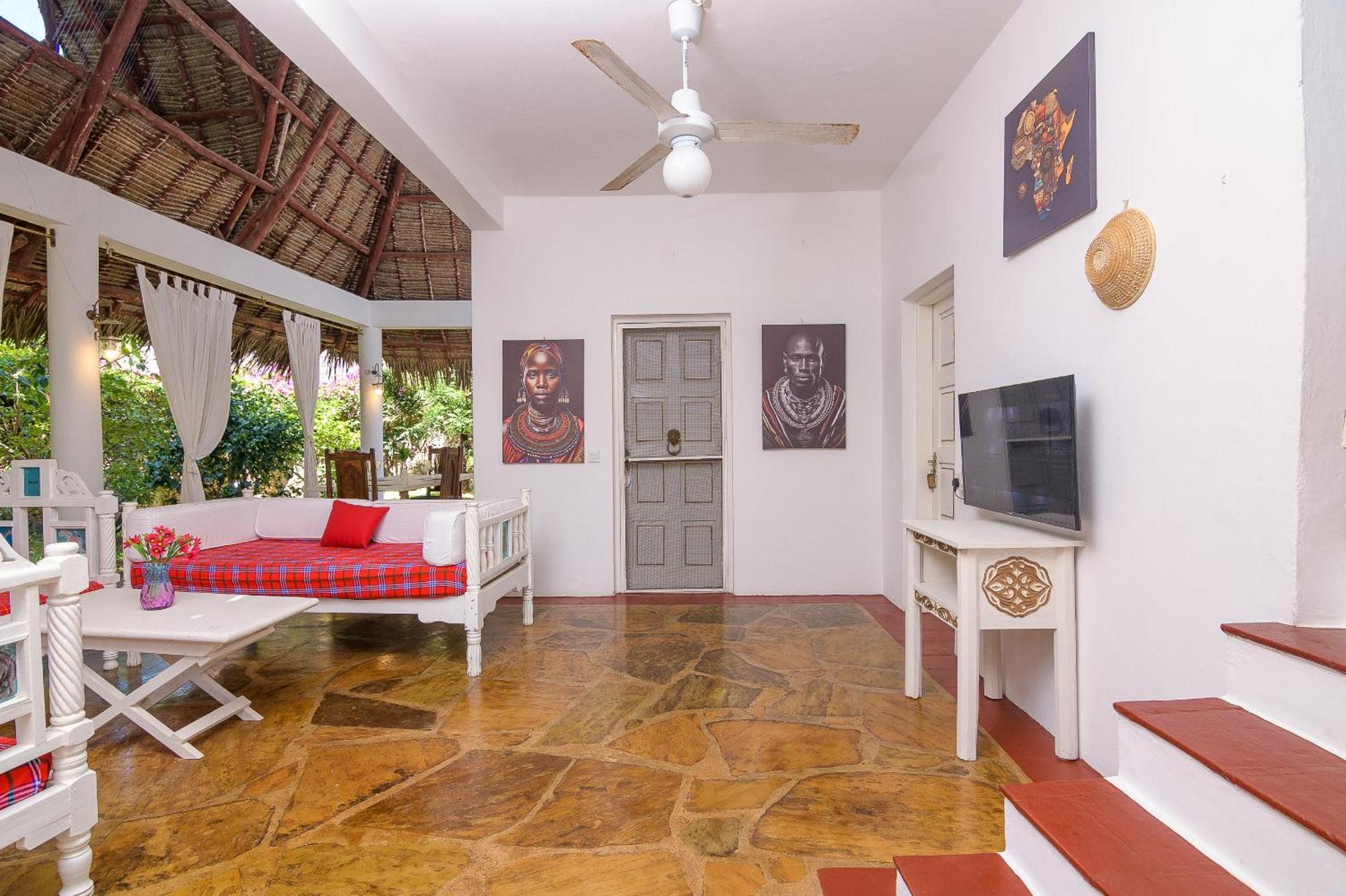 Minimi Couzy Casaurina * Malindi