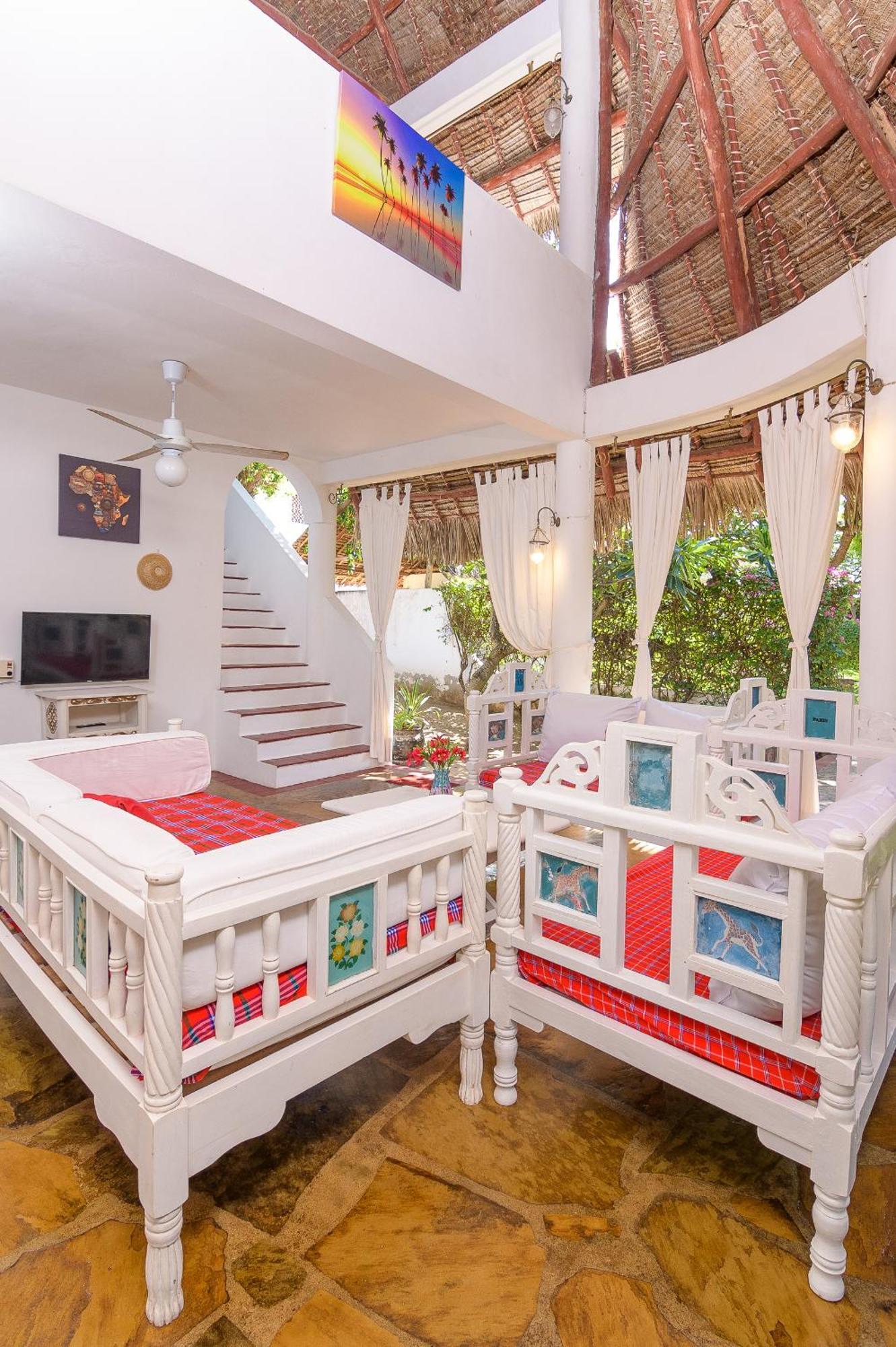 Minimi Couzy Casaurina * Malindi